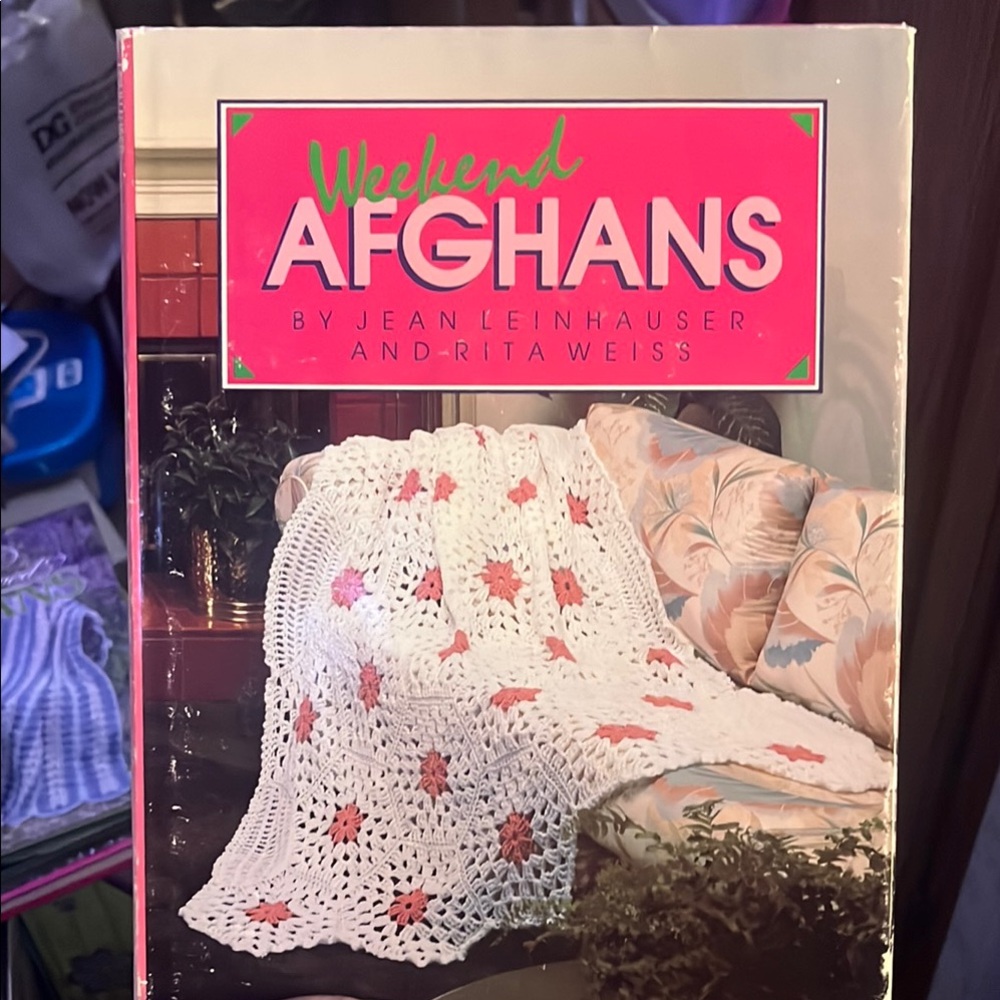 Weekend Afghans by Jean Leinhauser and Rita Weiss - White and Pink